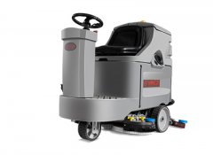 駕駛式洗地機(jī)如何使用？