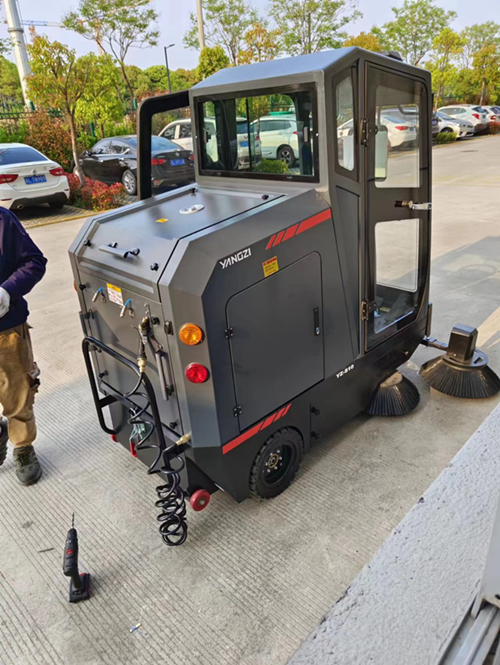 萬科企業(yè)向揚(yáng)子工業(yè)采購(gòu)掃地機(jī)