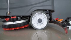 洗地機吸水扒無法下降？怎么調(diào)整